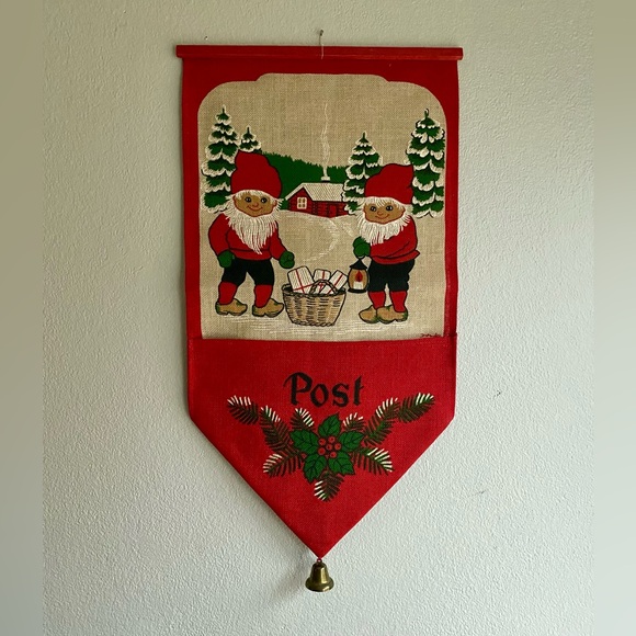 Gnomes Burlap Card Mail Holder - Picture 3 of 10